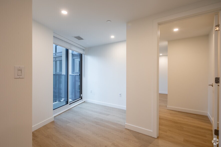 More Photos Of 1470 Queen St, Halifax Apartments For Lease