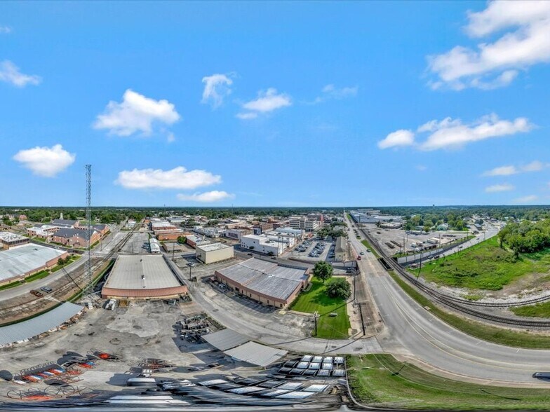 More Photos Of 202 N Angelina Ave, Lufkin Office For Sale