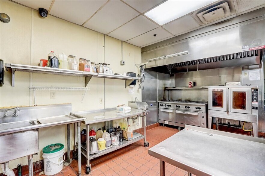 More Photos Of 10950 W Good Hope Rd, Milwaukee Restaurant For Sale