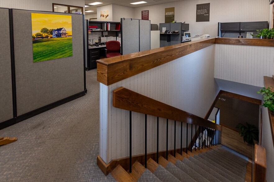 More Photos Of 1 Victor Way, Sharon Warehouse For Sale