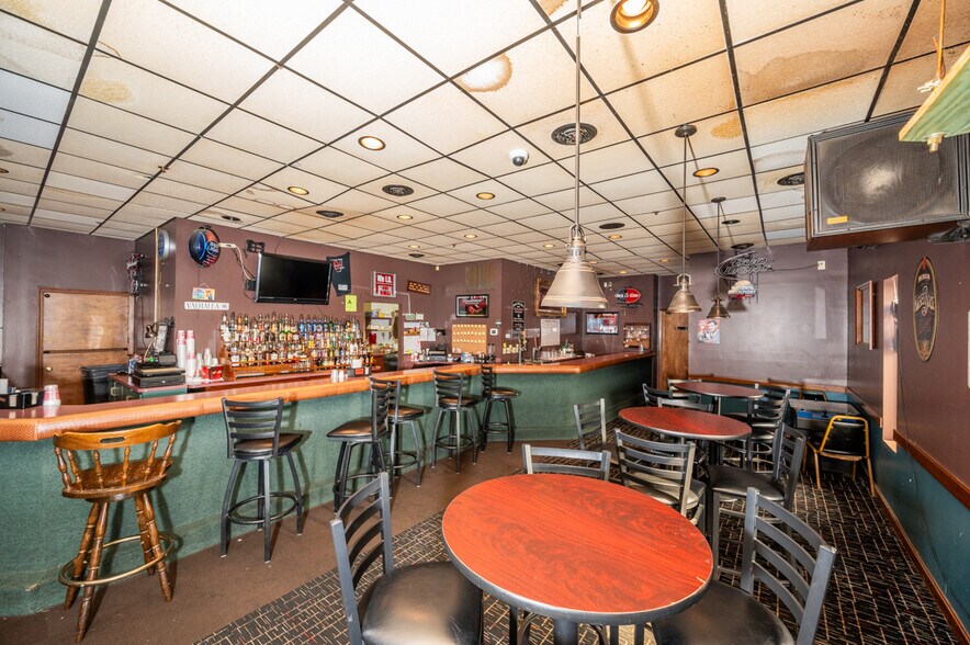 More Photos Of 1849 Gardner Ln NW, Corydon Sports And Entertainment For Sale