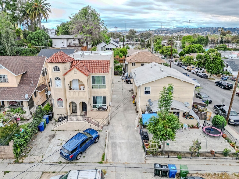 More Photos Of 645-649 N Cummings St, Los Angeles Apartments For Sale