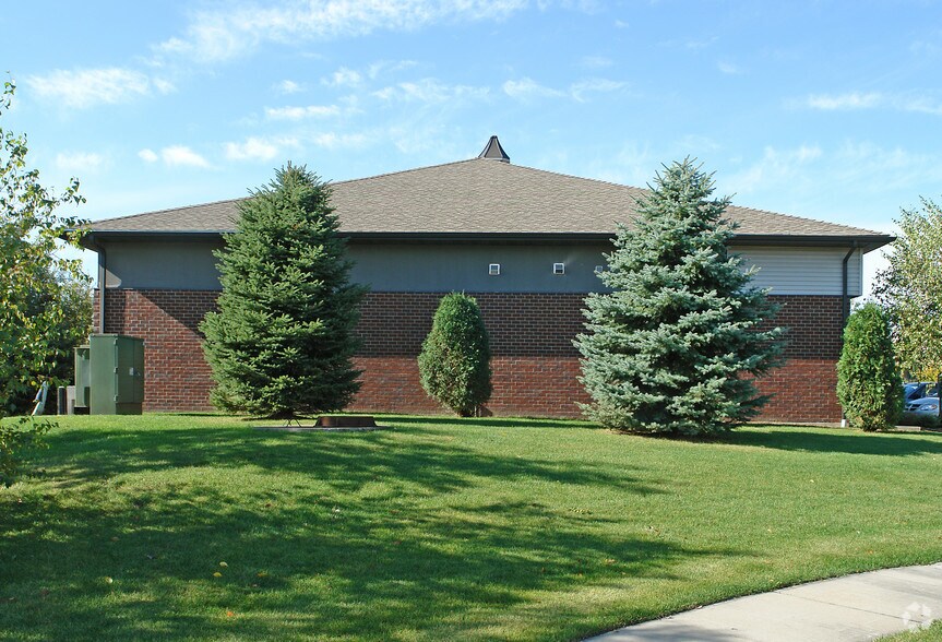 More Photos Of 14247 O'Connell Ct, Savage General Retail For Lease