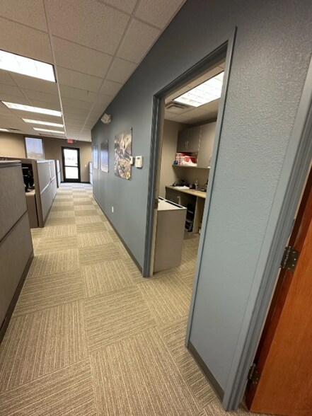 More Photos Of 151 Saint Andrews Ct, Mankato Office For Lease