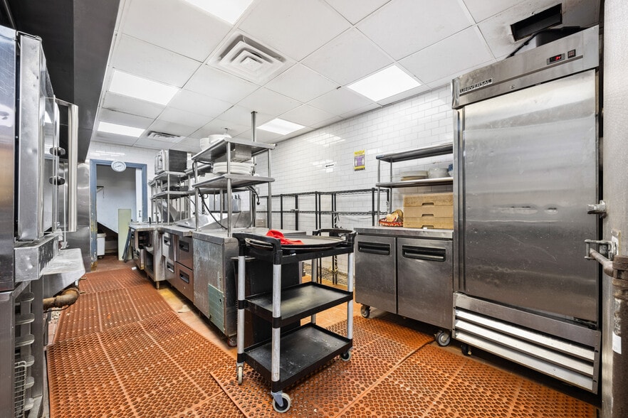 More Photos Of 122 Dyckman St, New York Restaurant For Lease