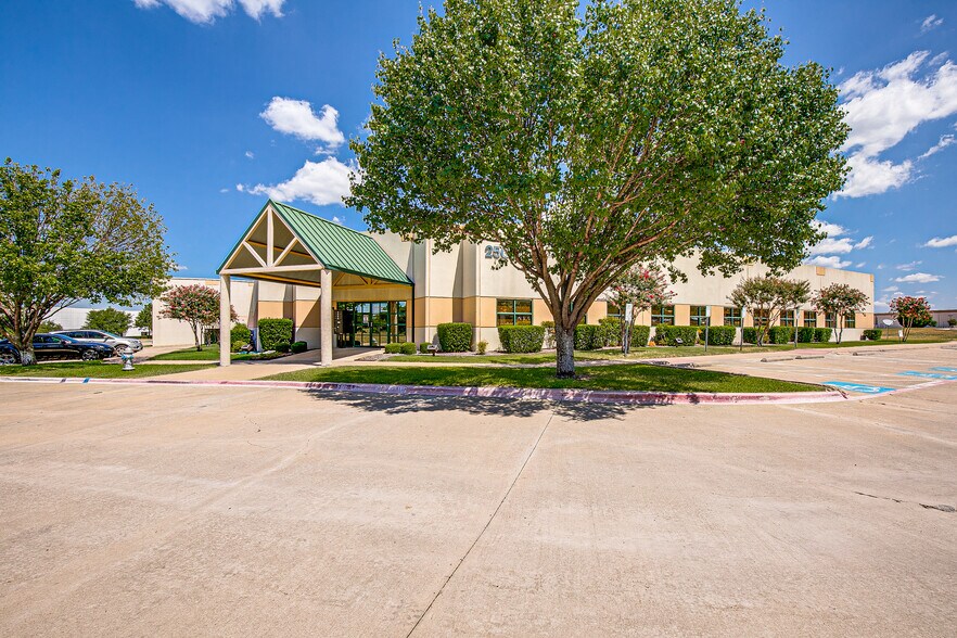 More Photos Of 2500 Discovery Blvd, Rockwall Office For Lease