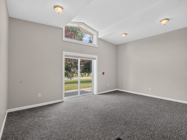 More Photos Of 200 S 4th St, Kawkawlin Assisted Living For Sale