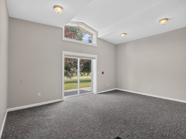 More Photos Of 200 S 4th St, Kawkawlin Assisted Living For Sale