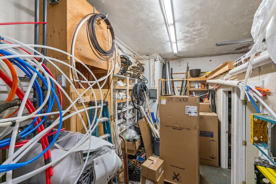 More Photos Of 655 Saw Mill Brook Pky, Newton General Retail For Sale