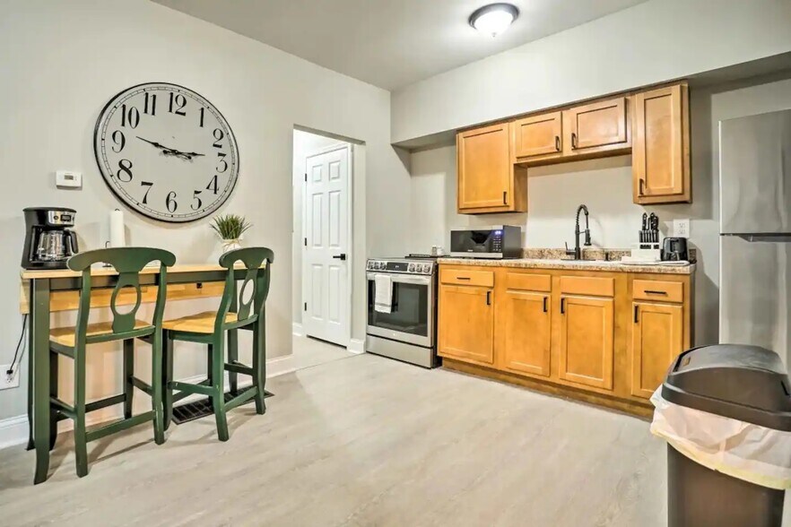 More Photos Of 16-20 W Park St, Westerville Apartments For Sale