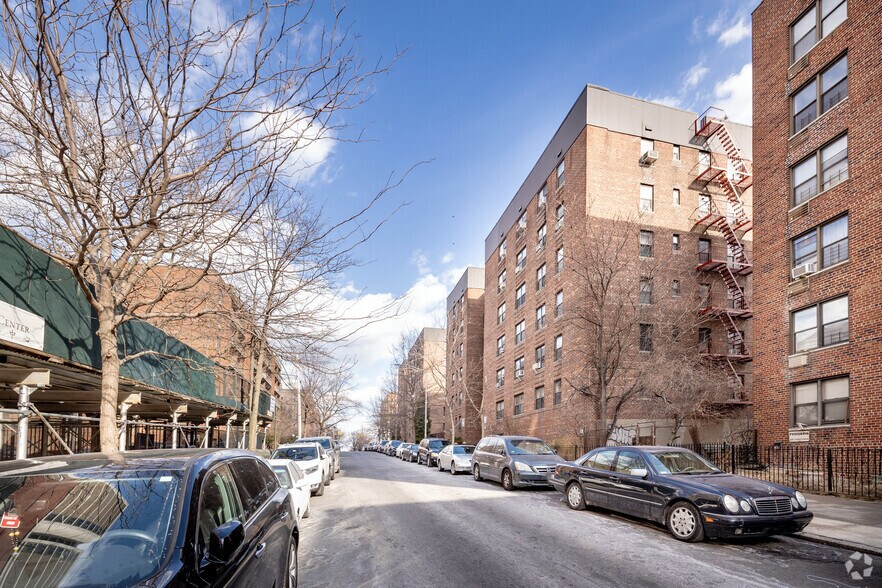 More Photos Of 4510 Kissena Blvd, Flushing Apartments For Lease