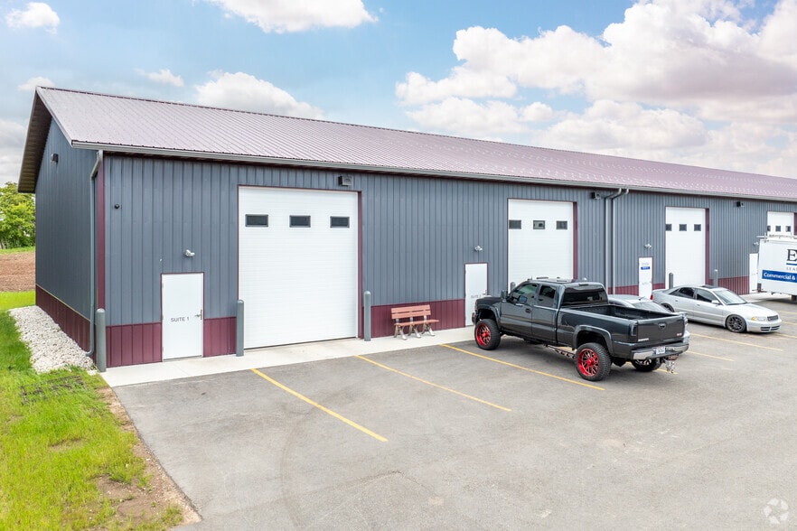 Primary Photo Of 3862 Norrie Dr, New Franken Showroom For Lease