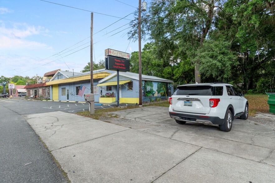 More Photos Of 7805 S Florida Ave, Floral City Freestanding For Sale
