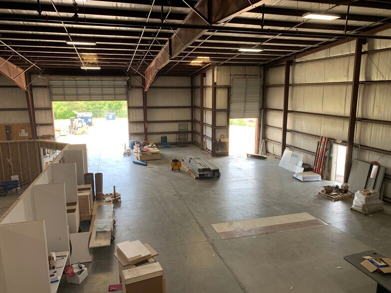 More Photos Of 4322 McBrayer Rd, Oakwood Warehouse For Lease