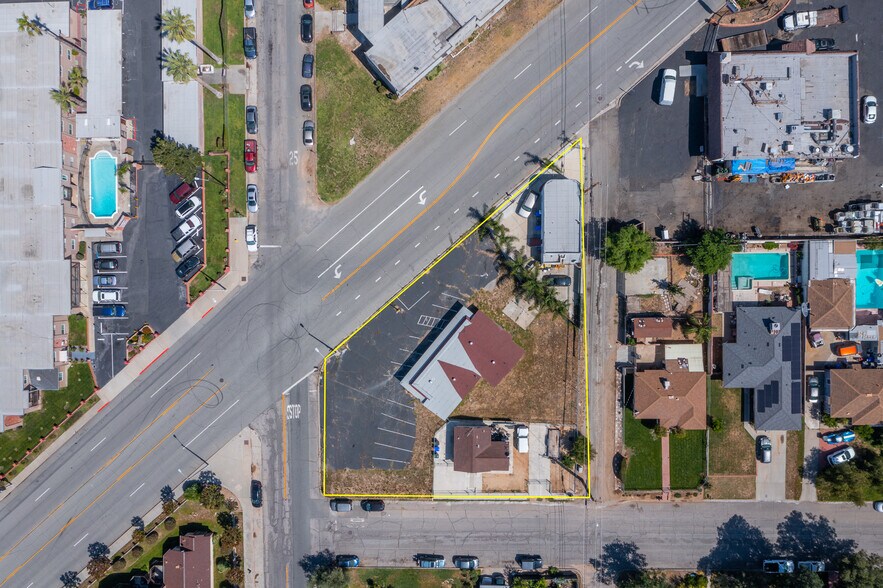 More Photos Of 4711 N Sierra Way, San Bernardino Convenience Store For Lease