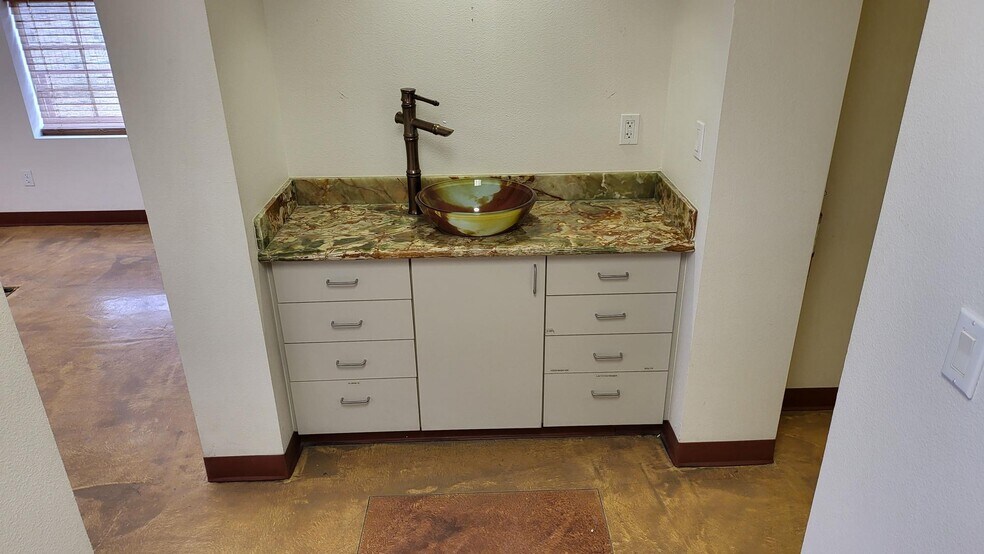 More Photos Of 1825 E Flamingo Rd, Las Vegas Office For Sale