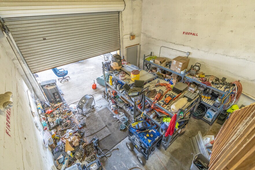 More Photos Of 2700 Evans Ave, Fort Myers Light Manufacturing For Sale