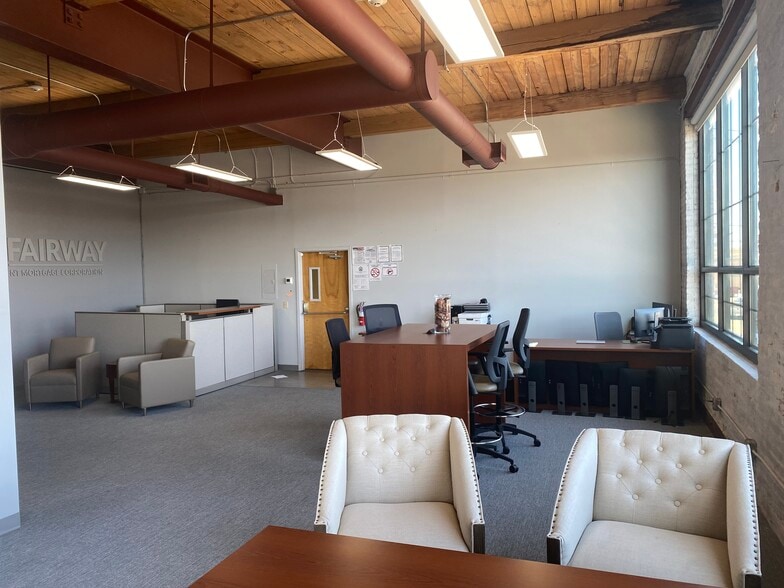 More Photos Of 333 Main St, East Greenwich Freestanding For Lease