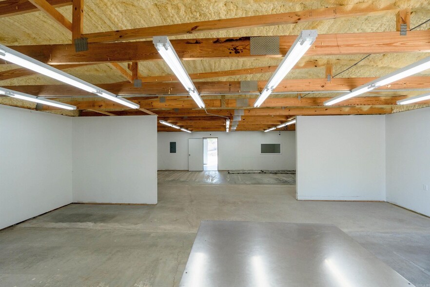 More Photos Of 119 Gemar, Pangburn Industrial For Sale