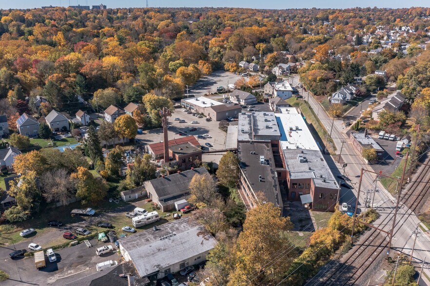 More Photos Of 827 Glenside Ave, Wyncote Light Distribution For Lease