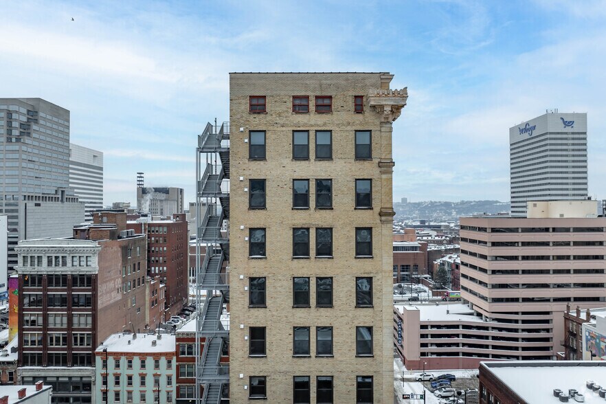 More Photos Of 830 Main St, Cincinnati Apartments For Lease