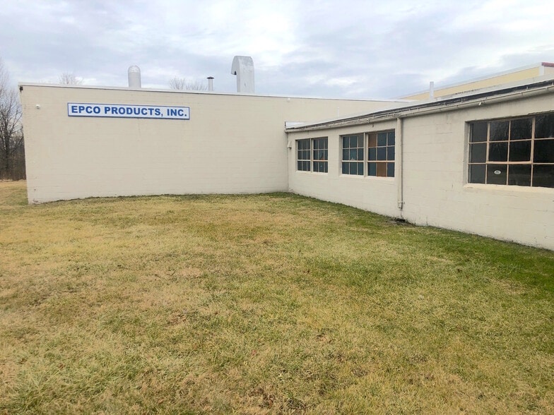 More Photos Of 63 Railroad Ave, Wallkill Warehouse For Lease