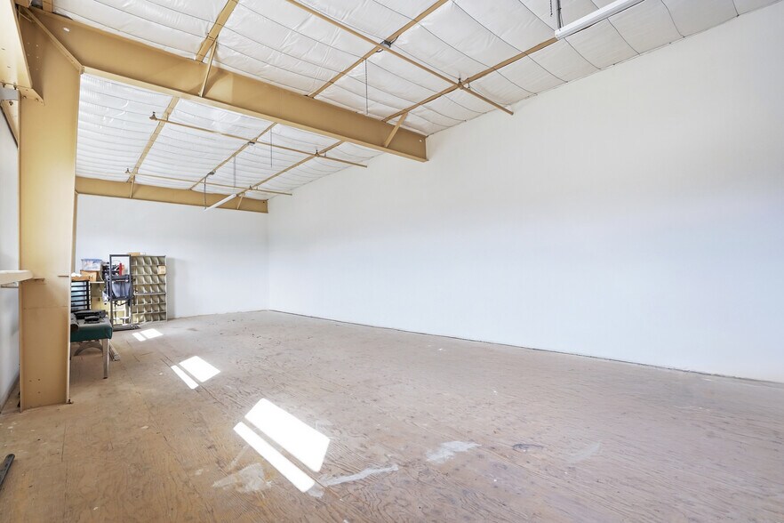 More Photos Of 203-205 W Central Ave, Lompoc Loft Creative Space For Sale