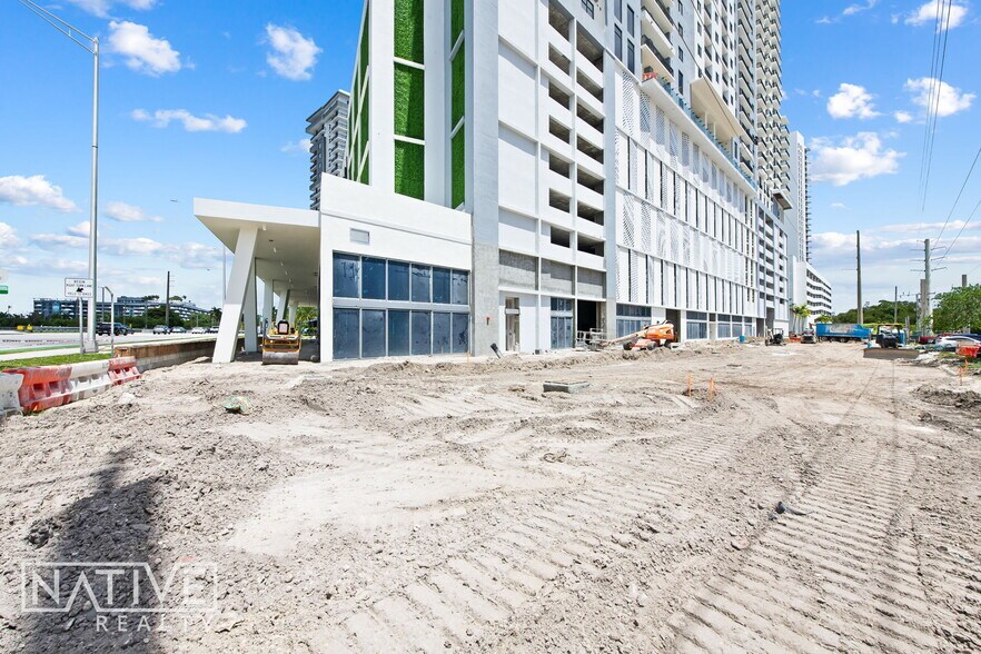 More Photos Of 16375 Biscayne Blvd, North Miami Beach Apartments For Lease