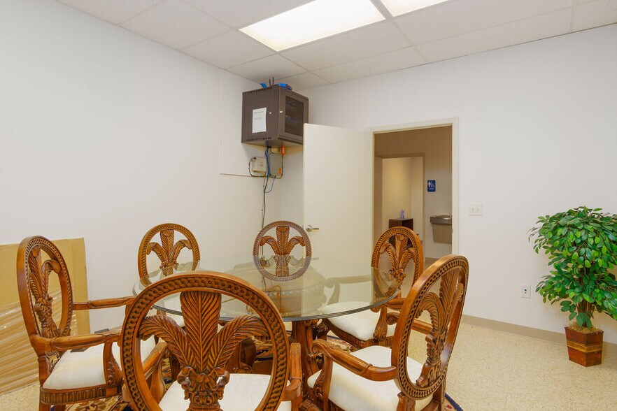 More Photos Of 405 Enterprise St, Longview Warehouse For Sale