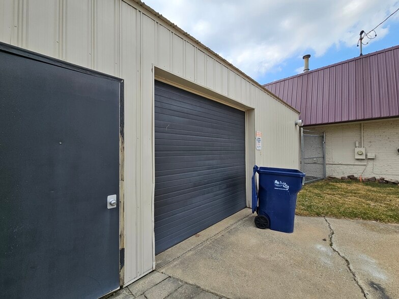 More Photos Of 408 Columbus Ave, Bay City Freestanding For Sale