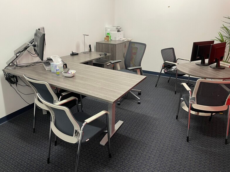 More Photos Of 2855 Interstate Dr, Lakeland Industrial For Lease