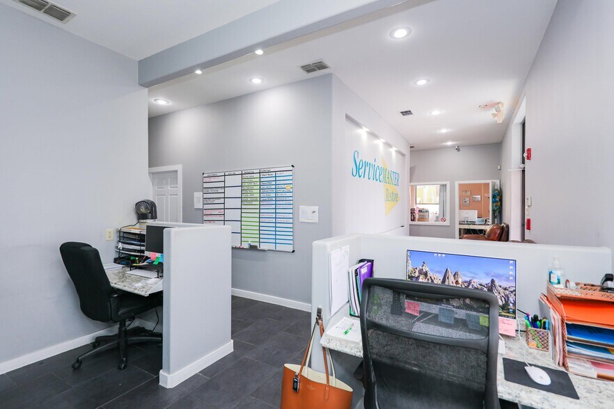 More Photos Of 1601 Jacaman Rd, Laredo Light Distribution For Sale