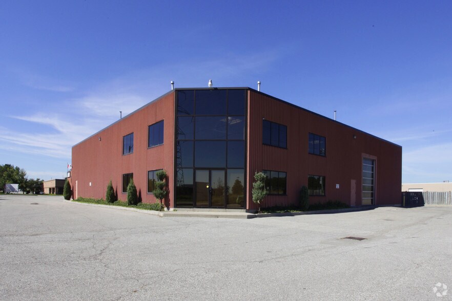 More Photos Of 5777 Coopers Ave, Mississauga Warehouse For Lease