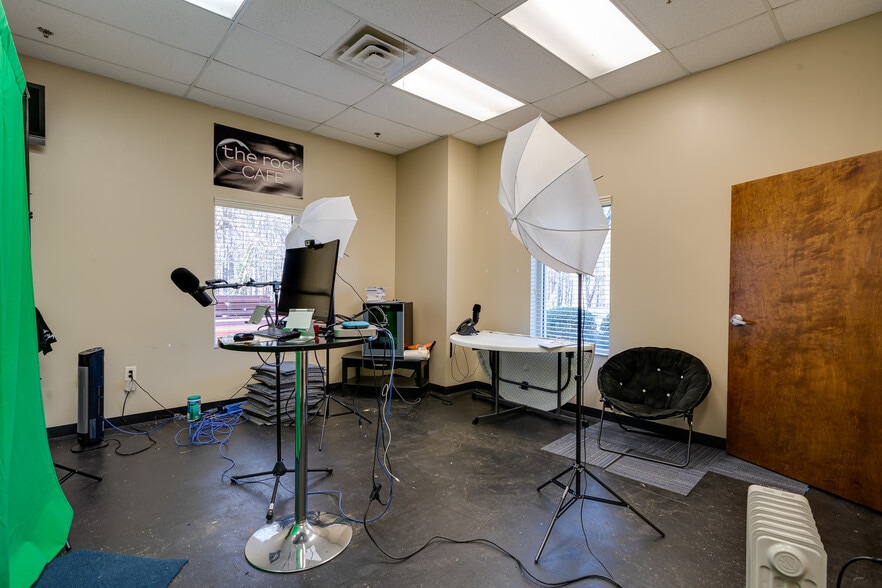 More Photos Of 3737 Stilesboro Rd NW, Kennesaw Flex For Sale