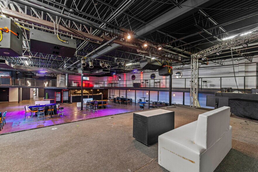 More Photos Of 110 E South St, Jackson Bar For Sale