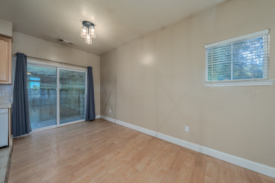 More Photos Of 10401 Point Lakeview Rd, Kelseyville Apartments For Sale