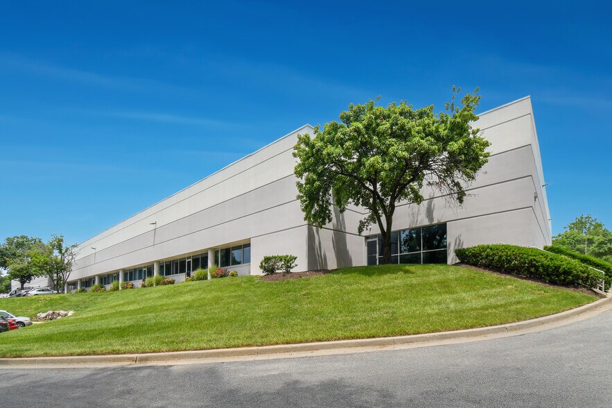 More Photos Of 810 Oregon Ave, Linthicum Unknown For Lease