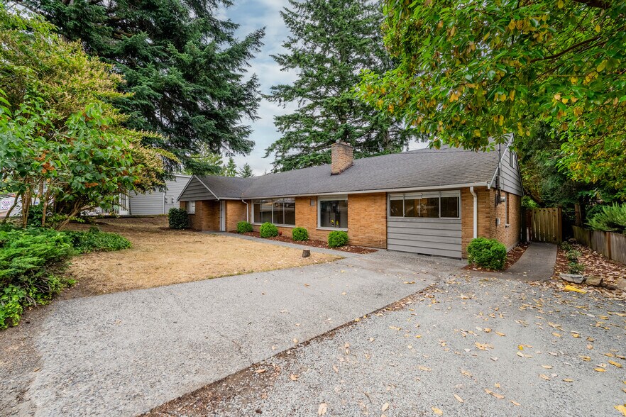 More Photos Of 20318 19th Ave NE, Shoreline Specialty For Sale