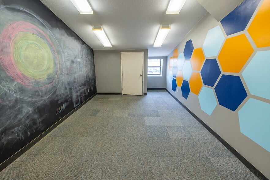 More Photos Of 800 SW 150 Hwy, Lee's Summit Office For Sale
