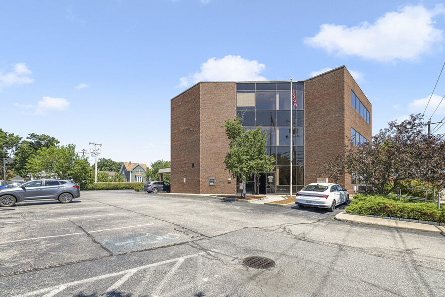 Primary Photo Of 999 S Broadway, East Providence Medical For Lease