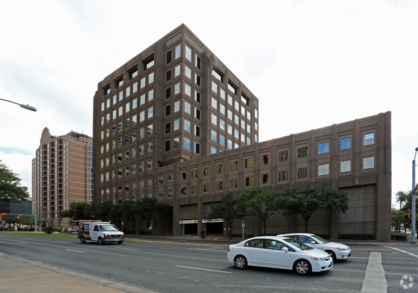 More Photos Of 401 W 15th St, Austin Office For Lease