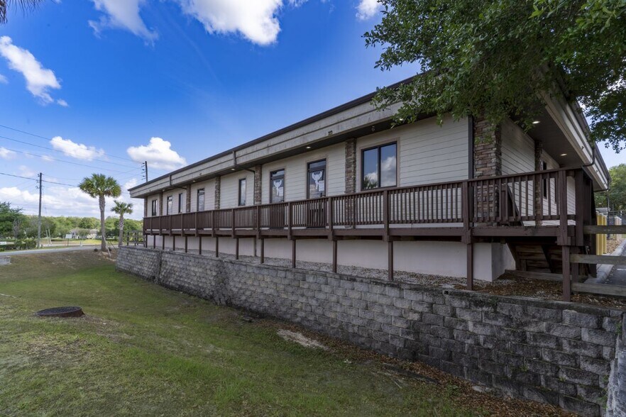 More Photos Of 301 Skyline Dr, Lady Lake Medical For Sale