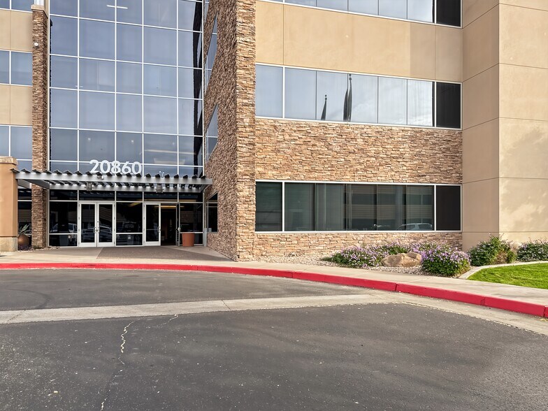 More Photos Of 20860 N Tatum Blvd, Phoenix Coworking Space