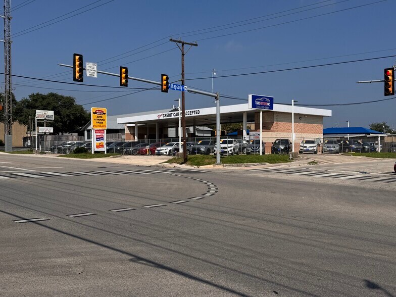More Photos Of 12343 West Ave, San Antonio General Retail For Sale