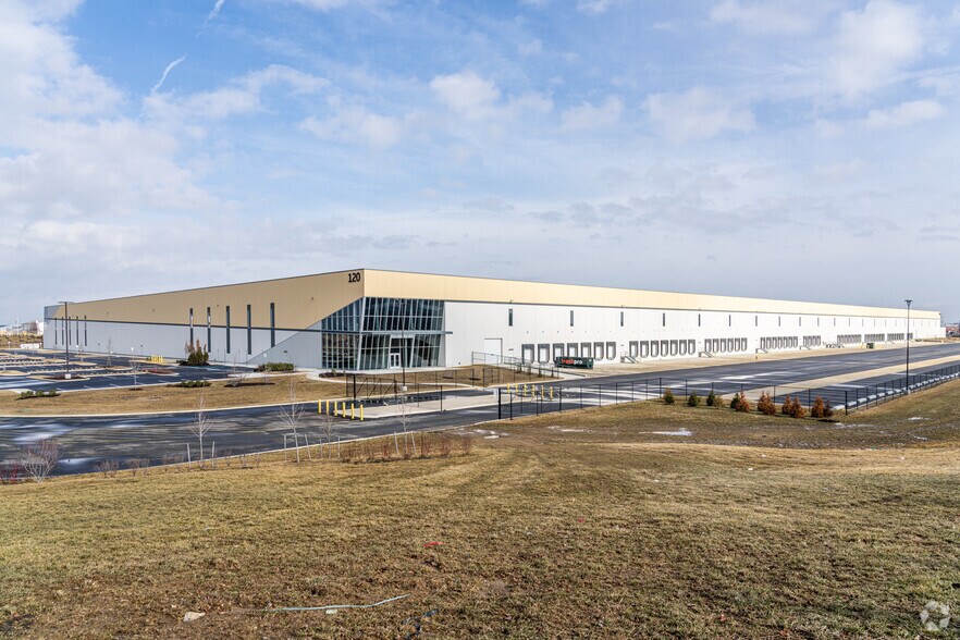 More Photos Of 120 Piccard Rd, New Castle Distribution For Lease