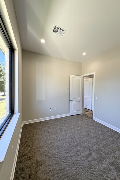 More Photos Of 625 Regal Row, Montgomery Office For Lease