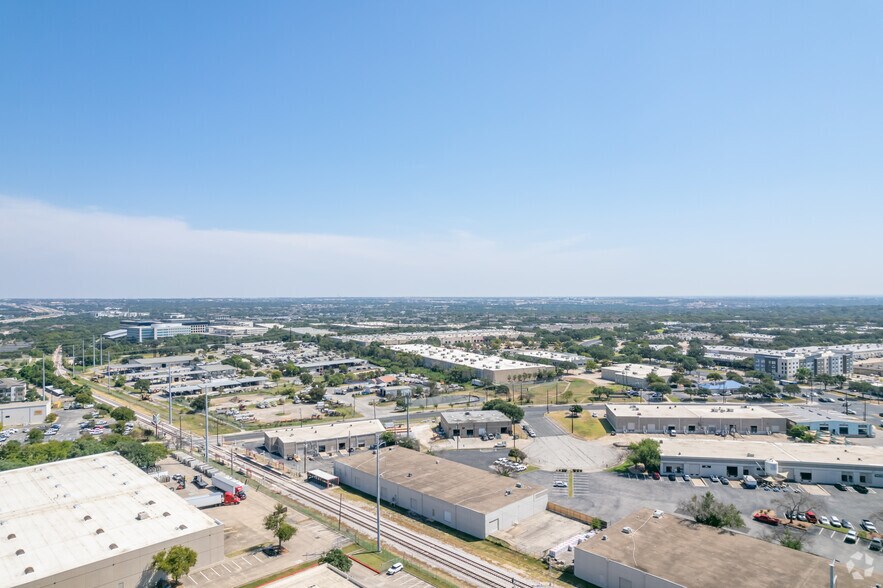 More Photos Of 2340 W Braker Ln, Austin Unknown For Lease