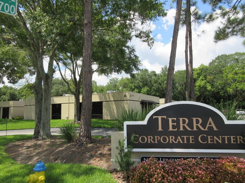 Primary Photo Of 14902 Winding Creek Ct, Tampa Medical For Lease