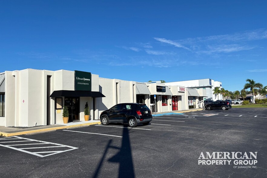 More Photos Of 21234 Olean Blvd, Port Charlotte Storefront Retail Office For Lease