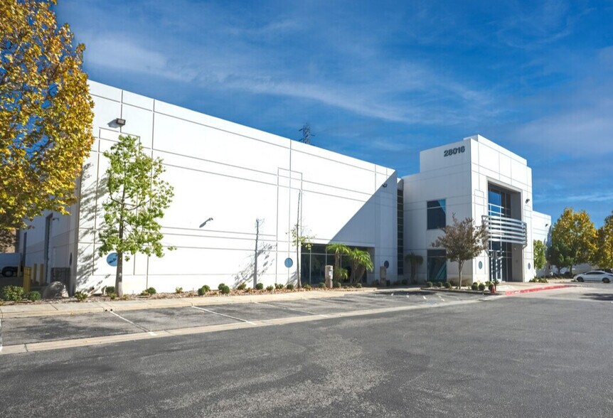 More Photos Of 28016 Industry Dr, Valencia Warehouse For Lease